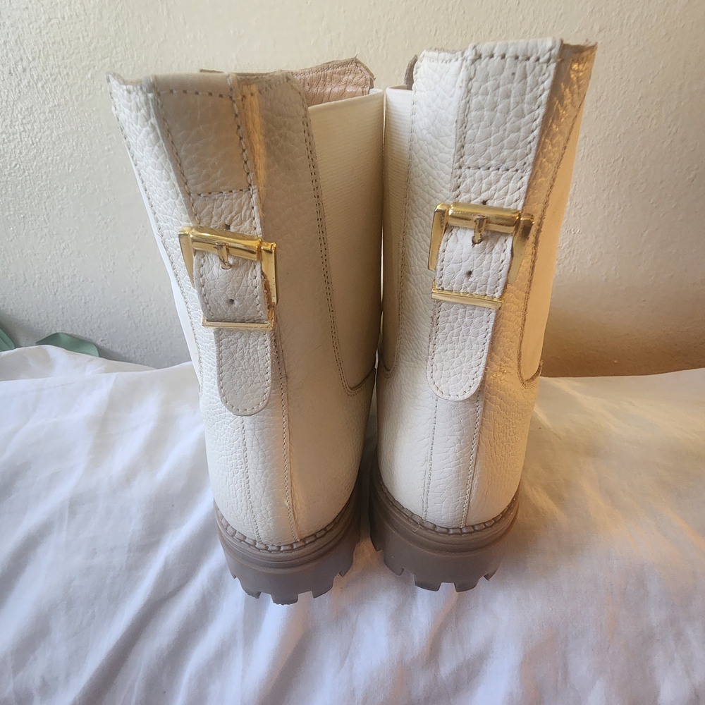 Elegant Cream Ankle Boots Used - Picture 2 of 9